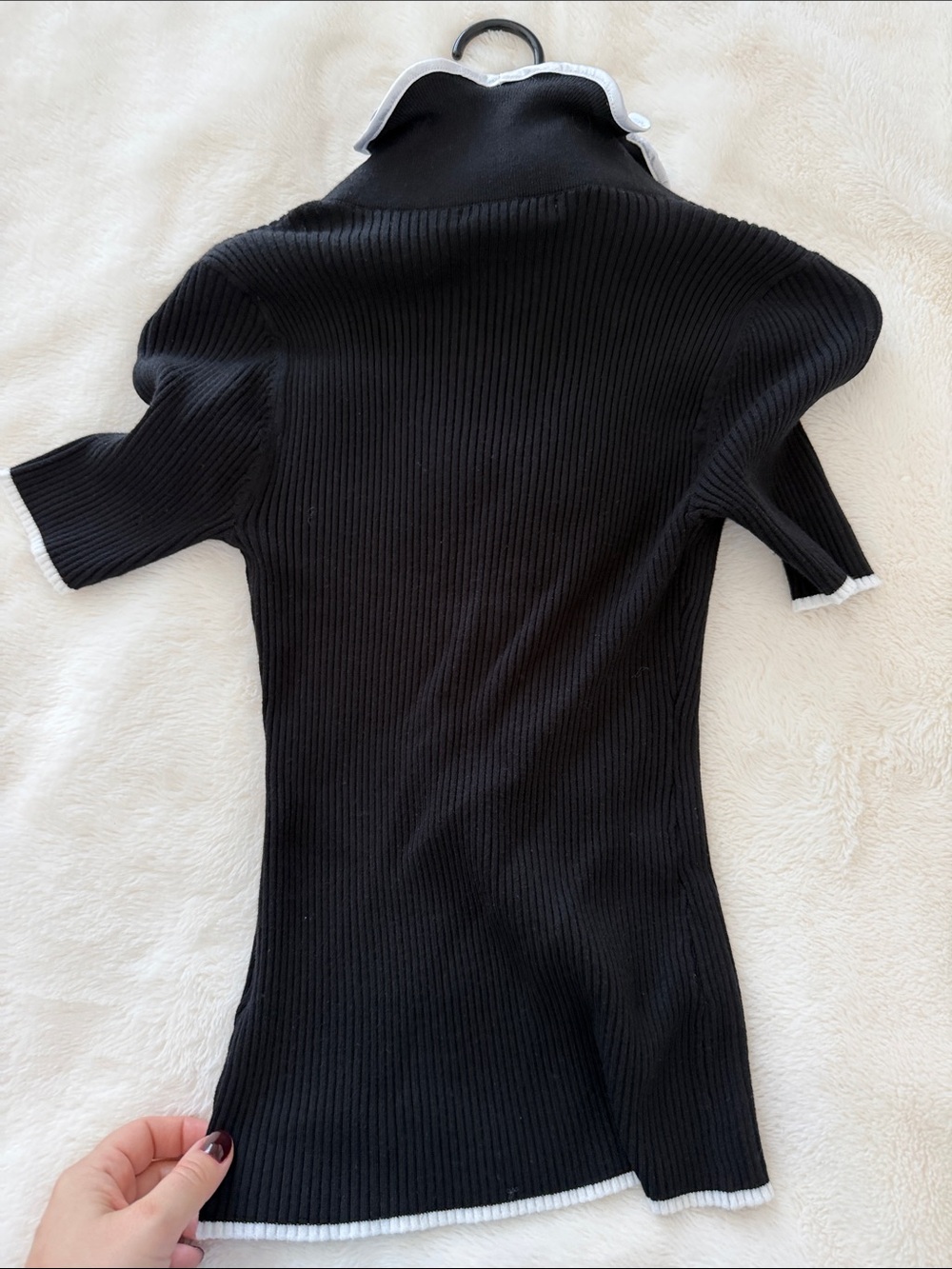 Black V-Neck Ruffle-Trim Ribbed Sweater - Picture 5 of 9